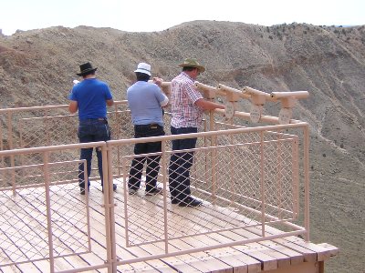 Comedy inbreds staring at a big hole in the ground, AZ, 9th September 2004.